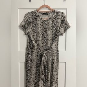 Dress that ties infront blue blush brand size medium